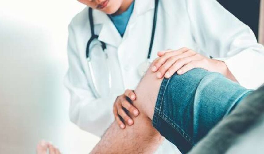 When to Consult a Knee Doctor for Chronic Pain